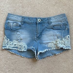 🌸2/$20🌸 Lace trimmed jean shorts